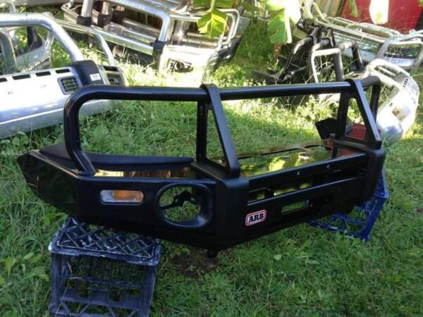 ARB Deluxe Bullbar – Toyota Hilux 2005–2011 (Pre-Facelift) - Image 4
