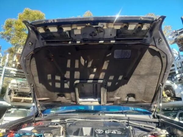 NOW WRECKING – 2007 Toyota Land Cruiser Prado 120 Series - Image 3
