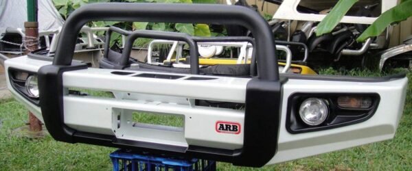 ARB Deluxe Bullbar – Toyota LandCruiser 100 Series V8  Part Number: 3913010